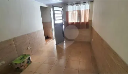 sobrado jardim Tremembé, 2 dts(suíte), sem garagem.