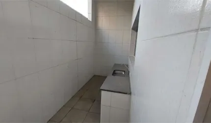 Salão Comercial 140 m2 com cozinha, banheiros, salão e área de serviço - Jaçanã/SP