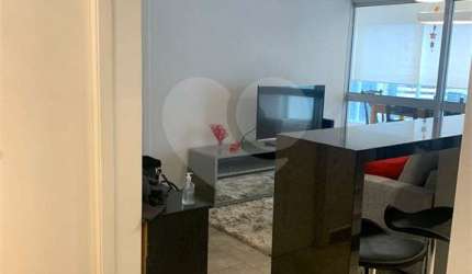 01 DORM MOBILIADO COM VAGA DE GARAGEM AO LADO DO METRÔ EM PINHEIROS