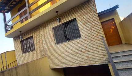 Sobrado 3 quartos 1 suíte 3 vagas no bairro de Vila Mazzei