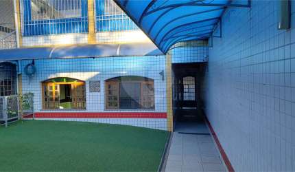 Prédio comercial com excelente localização à venda ou locação ao lado da Brás Leme.