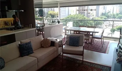 Apartamento belíssimo com uma linda varanda decorada por arquiteto próximo ao Allianz Park
