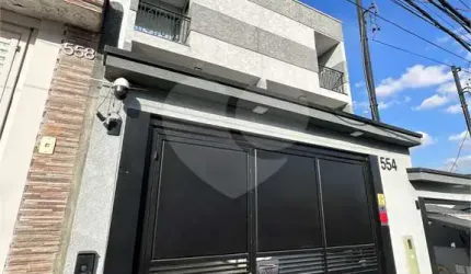 Sobrado no tucuruvi sendo três quartos sendo três suites e quatro vagas garagem