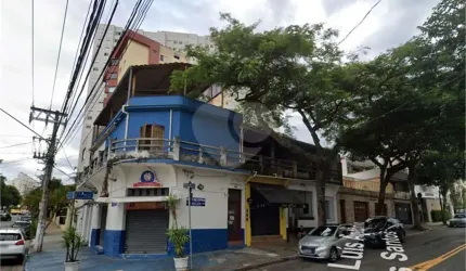 Imóvel Esquina 1 - com 219.20m2 de terreno e aprox 320m2 de construção. São 2 andares,