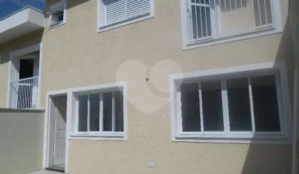 sobrado dois quartos sendo duas suites  duas vagas no imirim