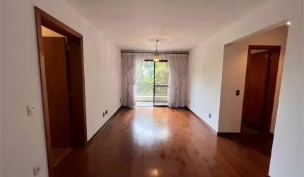 Apartamento na Avenida Braz Leme com vista para o campo de marte.