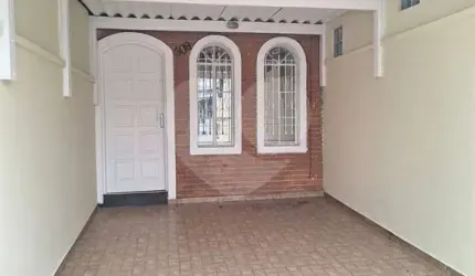 SOBRADO COM 02 VAGAS NA GARAGEM