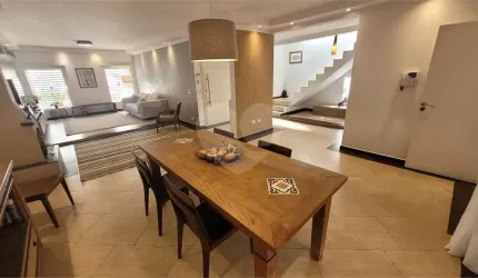 Sobrado para venda. 4 quartos (2 suítes), área gourmet, 4 vagas. Palmas do Tremembé.