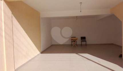 Sobrado novo para venda no Limão. 3 quartos (1suíte), quintal, 4 vagas.