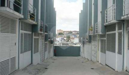 Excelente sobrado em Condomínio Fechado próximo ao Andorinha Hiper Center
