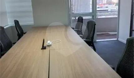 Excelente Sala Comercial na Chácara Santo Antônio