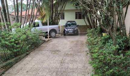 Casa Sobrado para venda com 200m²  6 dormitórios 6 banheiros 6 vagas no Jaraguá.