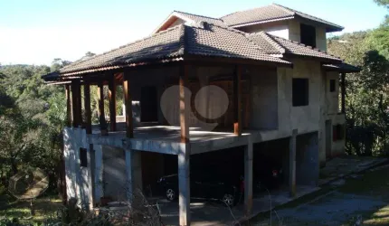 SOBRADO A VENDA NA SERRA DA CANTAREIRA - 2.176 M2 DE TERRENO E 920 M2 DE ÁREA ÚTIL