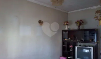 Casa com 2 quartos, 2 vagas