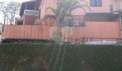 SOBRADO A VENDA NO HORTO FLORESTAL - 3 DORMS (1 SUÍTE) E 5 VAGAS DE GARAGEM
