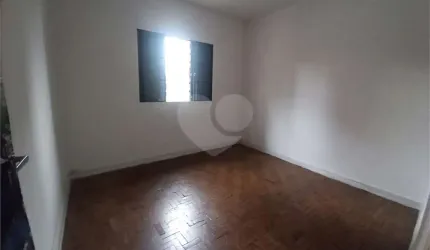Sobrado, disponível para locação, com 2 dorms, 1 vaga, edícula - Santa Teresinha