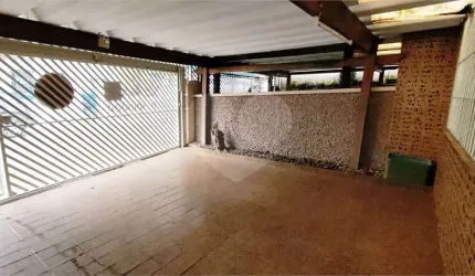 Sobrado para Alugar com 2 dormitórios e Edícula por R$ 2.700,00