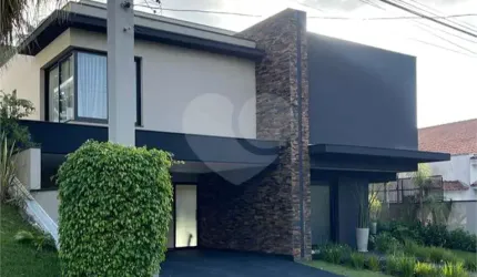 Casa térrea à venda no Residencial Alpha 1 - PORTEIRA FECHADA.