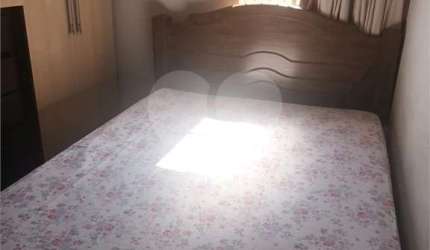 OTIMO APTO DE 2 DORM. E GARAGEM DETERMINADA