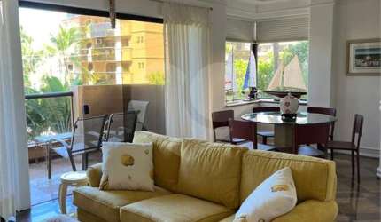 Excelente apto duplex mobiliado na Praia da Enseada/Guarujá