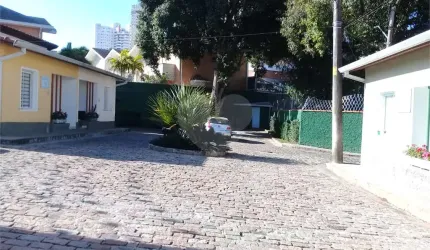 Casa Comercial de Vila, no Jardim Marajoara