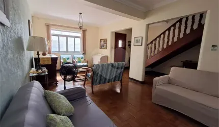 Casa sobrado 170m² sala 2 ambientes, quintal amplo, edícula 2 vagas Vila Romana