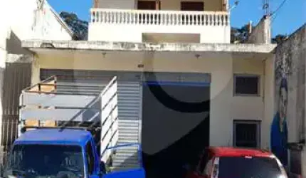 Sobrado com salão comercial na Zona Norte de São Paulo bairro do Jaçana