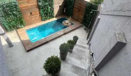 Sobrado a venda 3 dormitórios  sendo 1 suite, 2 vagas e área gourmet com piscina.