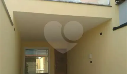 Sobrado Vila Nivi 3 suítes com closet 2 vagas quintal em rua sem saída
