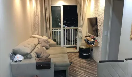 Excelente apartamento com varanda
