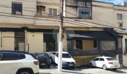 Prédio Comercial de Esquina: Visibilidade, Funcionalidade e Oportunidade Única para Negócios!