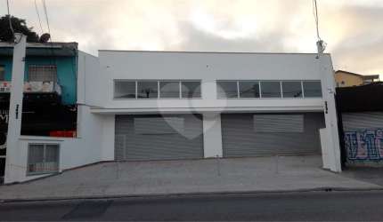 Locação de Salão Comercial - 220m² na Av. Sezefredo Fagundes*