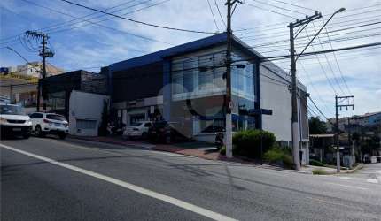 Imóvel de esquina para locação comercial. Tem a melhor visibilidade para seu ponto comercial.
