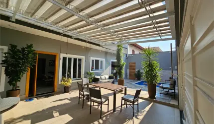 Casa reformada, com energia solar e 180m.