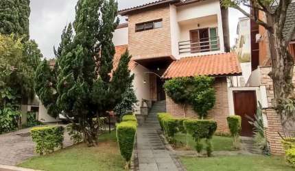 CASA EM CONDOMÍNIO À VENDA EM ALPHAVILLE