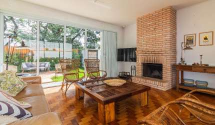 Casa térrea localizada em um dos melhores bairros de São Paulo, o City Boaçava , com 520 m² de terreno e 188 m² de área construída