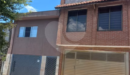 Prédio gerando renda, em Osasco, no bairro Veloso, com 8 kitnets, 250m², 2 vagas