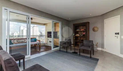 Apartamento a venda na Vila Romana - São Paulo.
