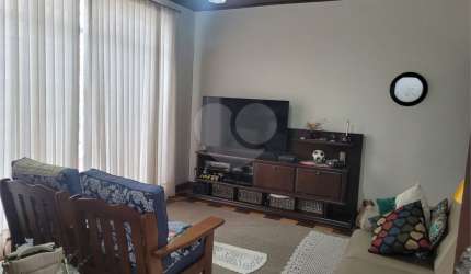 Casa Sobrado à venda com 250 m² 4 salas 3 banheiros 1 vaga na Vila Madalena