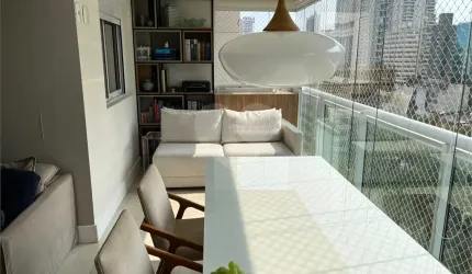 Apartamento com 76m², 2 quartos na Aclimação.