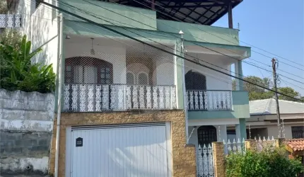 Sobrado à venda - 3 quartos - 1 suíte - 3 vagas - Horto Florestal
