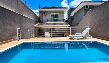 Lindo sobrado no Horto, 3 suítes, piscina com área gourmet, 4 vagas de garagem