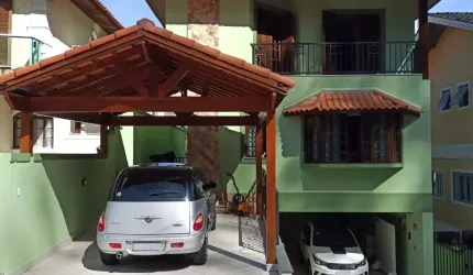 Sobrado em condominio fechado no Horto florestal, 3 suites
