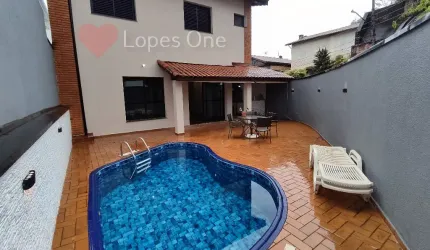 Casa em condominio fechado á 15 minutos do metrô, região com clima de Serra
