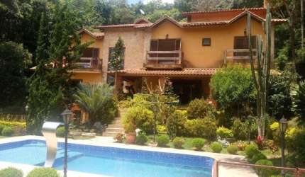 Espetacular Casa em Condomínio à venda Aceita 70% em Permuta!! A Casa  tem 550 m² quadrados  1.450 metros de terreno com 4 suítes 8 vagas  na  Serra da Cantareira - Mairiporã - SP....