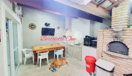 Sobrado para venda, 153m², 3 quartos (1 suíte), quintal, churrasqueira, 3 vagas, Água Fria Santana