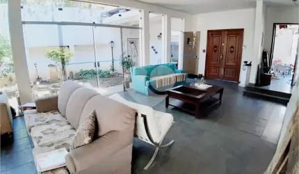 Casa Alto Padrão. Estuda Permuta