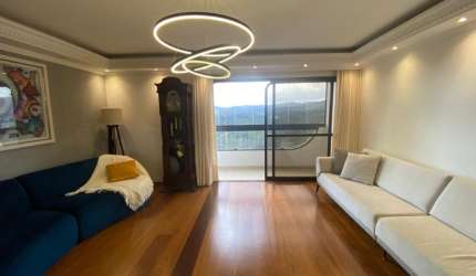 Apartamento com vista livre e andar alto