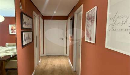 Apartamento no condomínio Club Park Santana. Planta de 96 metros, varanda gourmet, são 3 dormitórios sendo 1 suíte, ampla sala para dois ambientes.