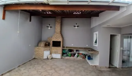 Excelente sobrado Jd Floresta 4 dormitórios, sala com lareira, quintal com churrasqueira/forno pizza